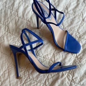 Steve Madden blue strappy heel